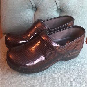 Dansko XP Black Clogs